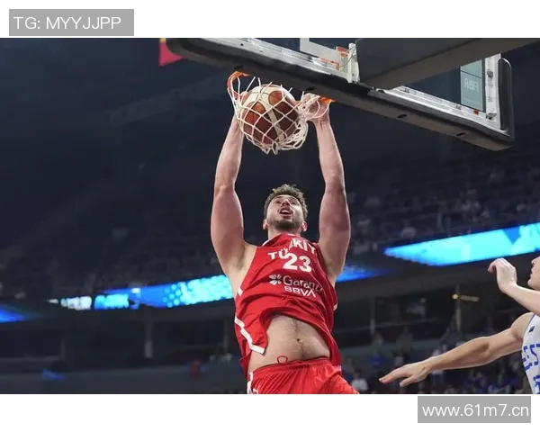 欧锦赛回顾：上海篮球队在赛场上的表现与状态分析